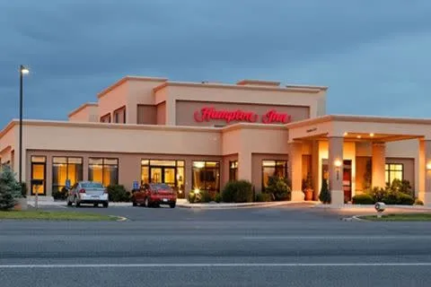 Hampton Inn Montrose Colorado hotel exterior with mountain views