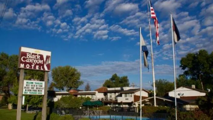 Black Canyon Motel in Montrose Colorado budget accommodation with mountain views