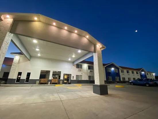 Seasonal view of Black Canyon accommodation area